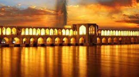 راهنمای سفر به اصفهان | بازدید از نیمی از جهان تنها در 3روز